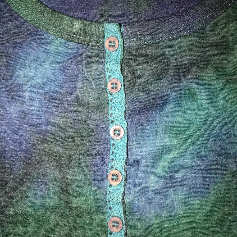 Women’s Tee - Picture 3 of 3